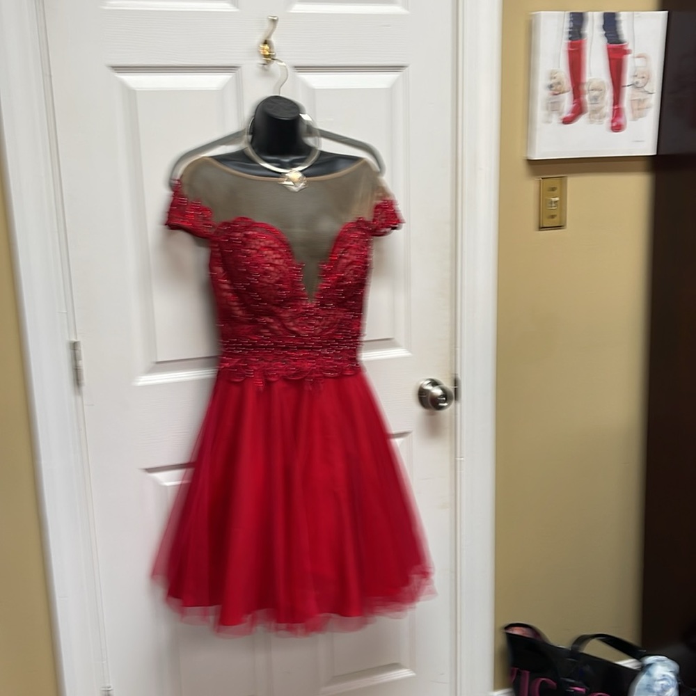 Christmas Red sequins mid length 21 inches pit to pit - Picture 3 of 12